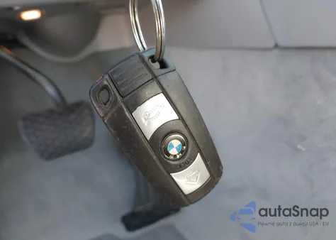 2011 BMW 328I из США, поврежденный, VIN WBAPH5G58BNM72889